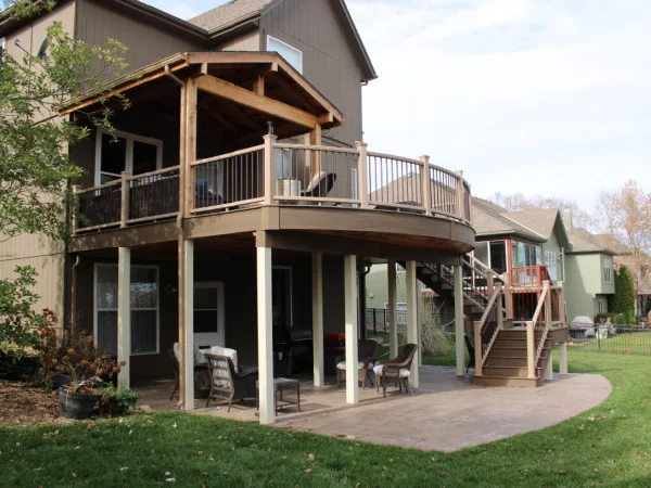 Featuring Curved Decking